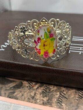 Handmade Y2K Floral Cuff Bracelet Gold Tone Filigree Statement Romantic